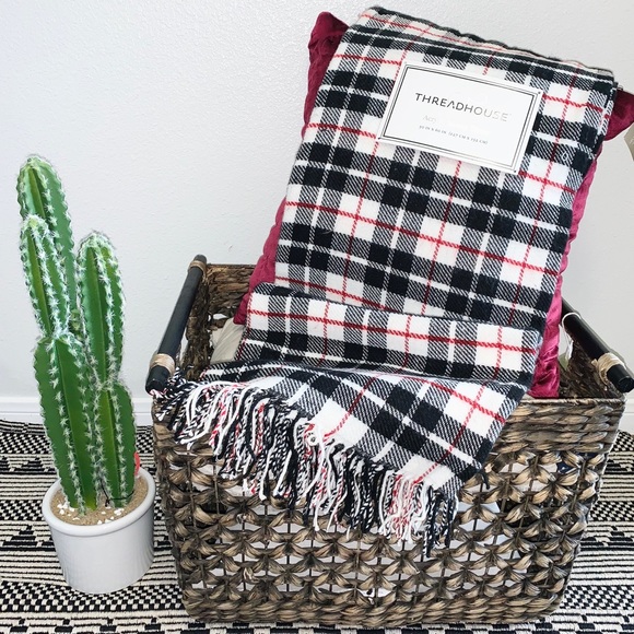 ThreadHouse Acrylic Woven Throw Blanket - Picture 4 of 5